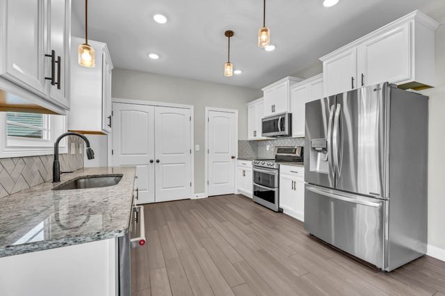 153 Chisum Ct, Clarksville, TN 37043