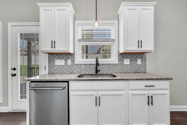 153 Chisum Ct, Clarksville, TN 37043