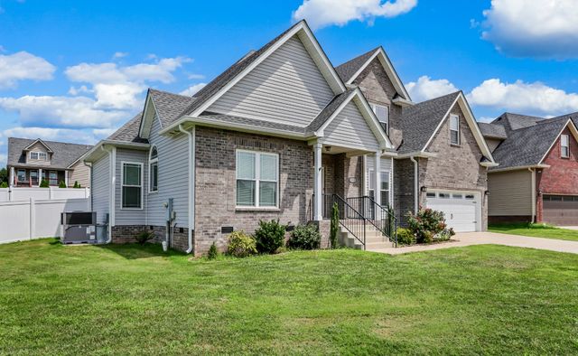 153 Chisum Ct, Clarksville, TN 37043