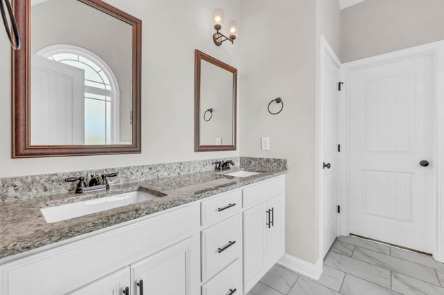 153 Chisum Ct, Clarksville, TN 37043