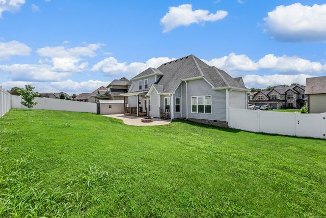 153 Chisum Ct, Clarksville, TN 37043