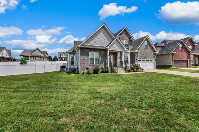 153 Chisum Ct, Clarksville, TN 37043
