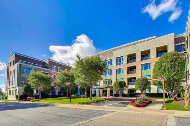 1000 Village Center Drive 105, Burr Ridge, IL 60527