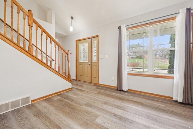 111 Silver Fox DRIVE, Kewaskum, WI 53040
