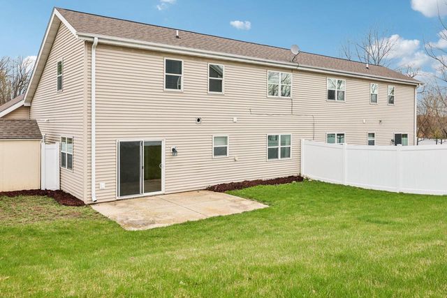 111 Silver Fox DRIVE, Kewaskum, WI 53040