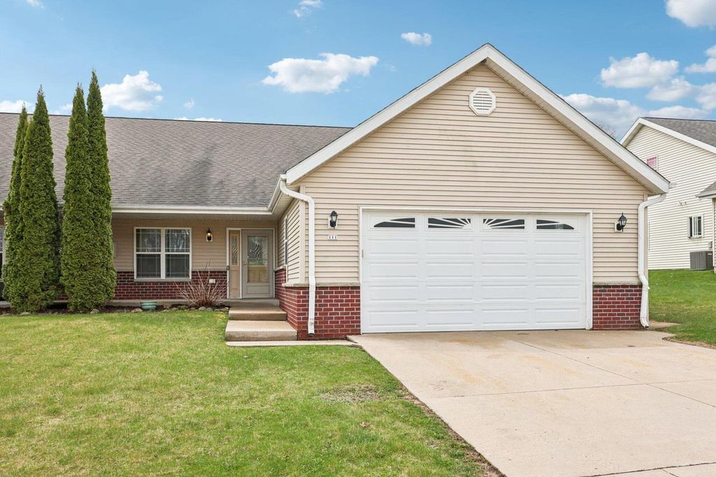 111 Silver Fox DRIVE, Kewaskum, WI 53040