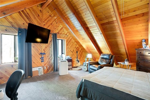 20 Oak Leaf Lane, Running Springs, CA 92382