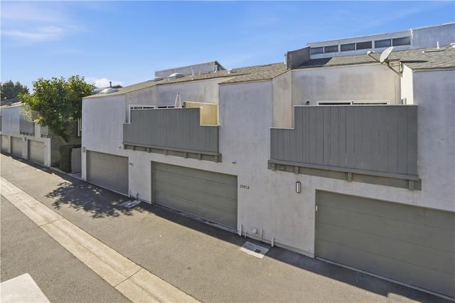 2911 S Fairview Street C, Santa Ana, CA 92705