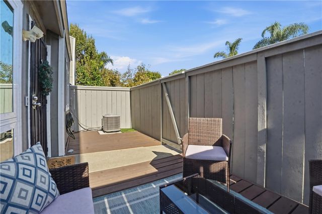 2911 S Fairview Street C, Santa Ana, CA 92705