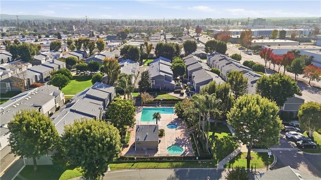 2911 S Fairview Street C, Santa Ana, CA 92705