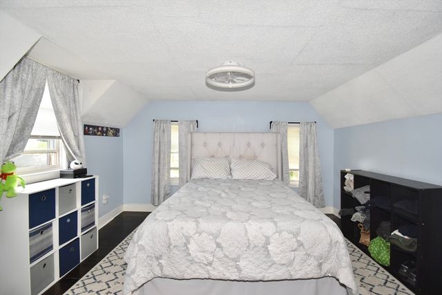 106 Suffolk St, Springfield, MA 01109