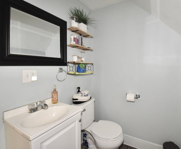 106 Suffolk St, Springfield, MA 01109