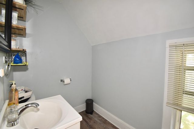 106 Suffolk St, Springfield, MA 01109