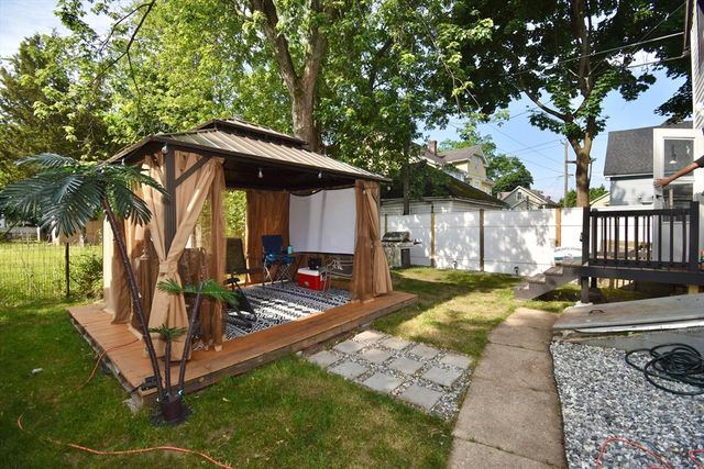 106 Suffolk St, Springfield, MA 01109