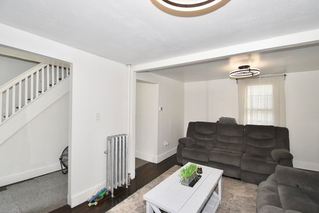 106 Suffolk St, Springfield, MA 01109