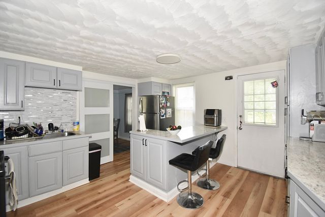 106 Suffolk St, Springfield, MA 01109