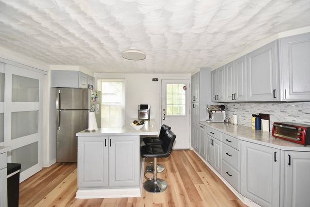 106 Suffolk St, Springfield, MA 01109
