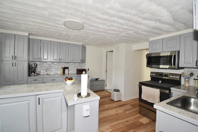 106 Suffolk St, Springfield, MA 01109