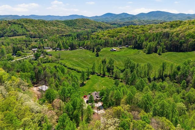 271 Burnt Ridge Road, Blairsville, GA 30512