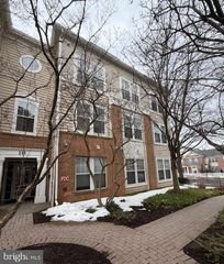 111 WATKINS POND BLVD #3-303, Rockville, MD 20850