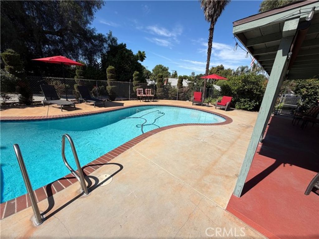 188 N Sunkist, West Covina, CA 91790