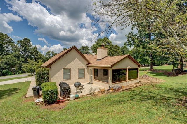4938 Lake Forest Dr, Conyers, GA 30094