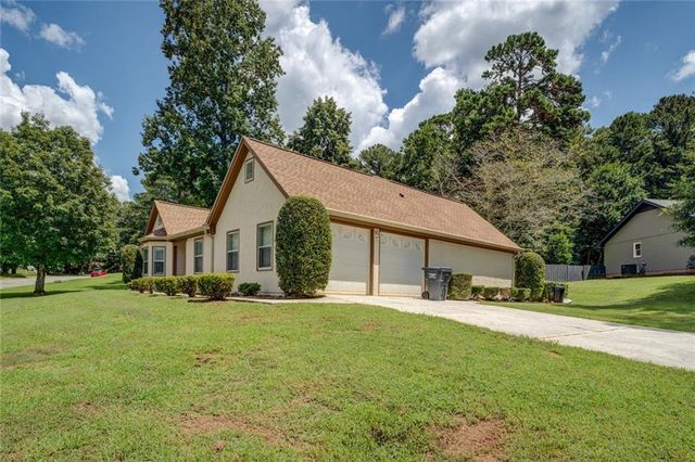 4938 Lake Forest Dr, Conyers, GA 30094
