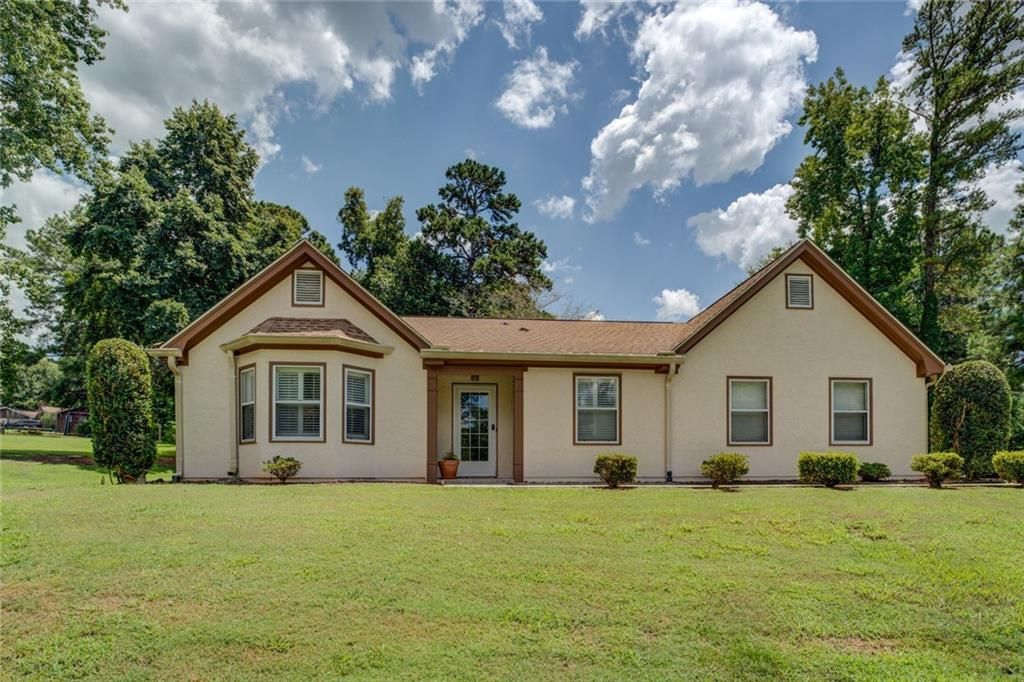 4938 Lake Forest Dr, Conyers, GA 30094