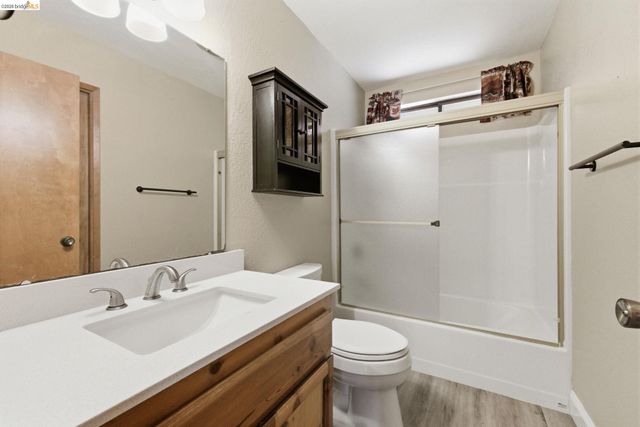 13133 Wells Fargo Dr, Groveland, CA 95321