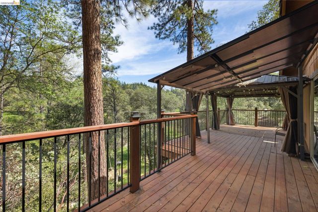 13133 Wells Fargo Dr, Groveland, CA 95321