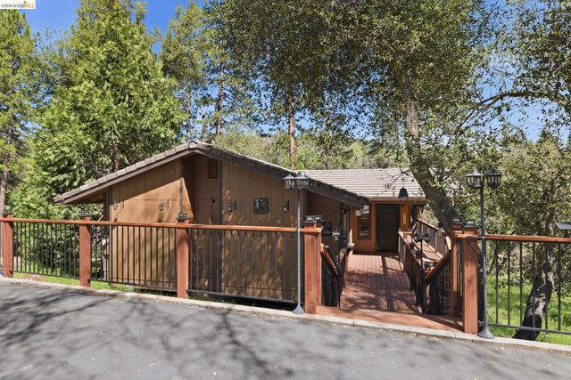 13133 Wells Fargo Dr, Groveland, CA 95321