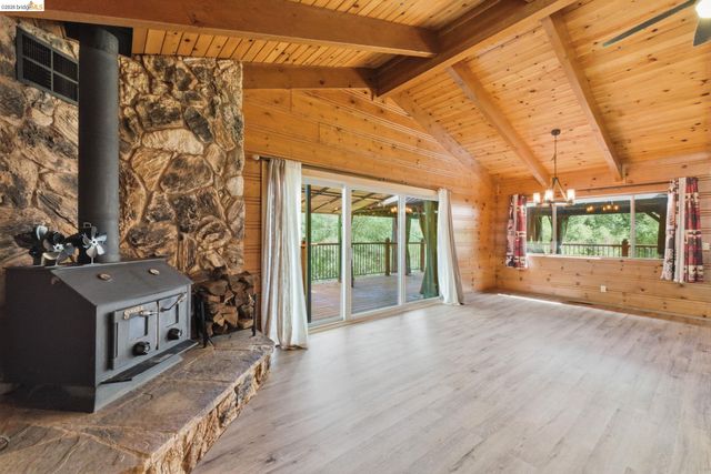 13133 Wells Fargo Dr, Groveland, CA 95321