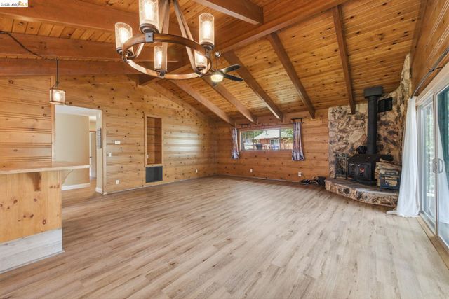 13133 Wells Fargo Dr, Groveland, CA 95321