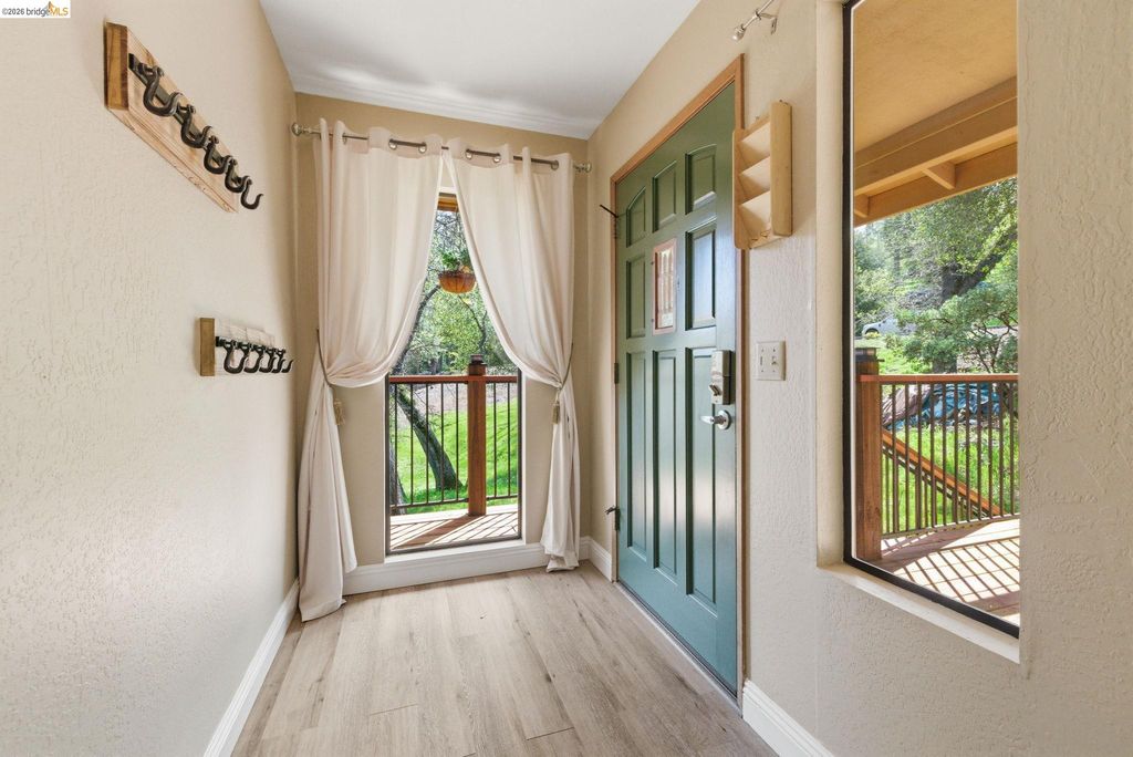 13133 Wells Fargo Dr, Groveland, CA 95321