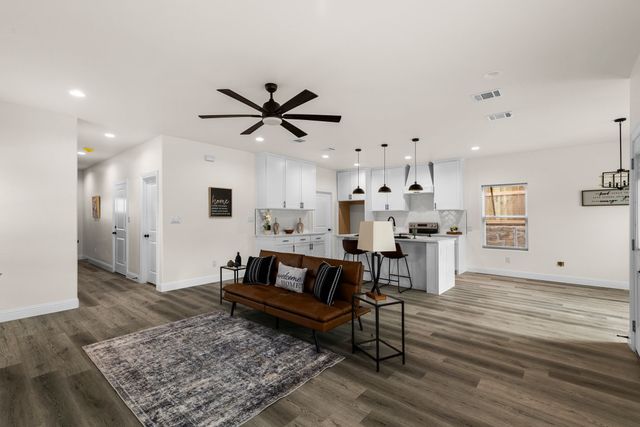 1910 Avenue B, Fort Worth, TX 76104