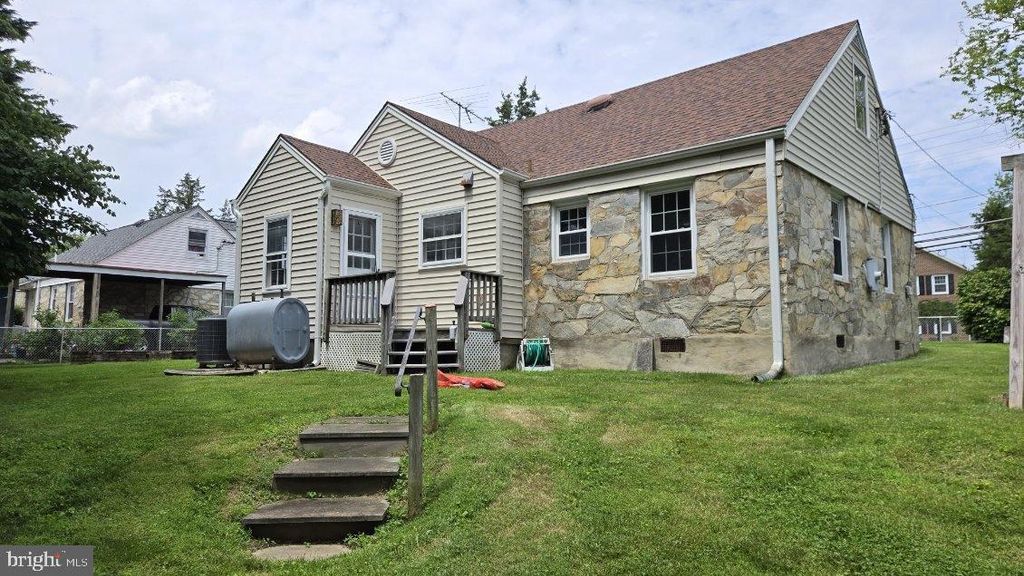 2607 POPKINS LN, Alexandria, VA 22306