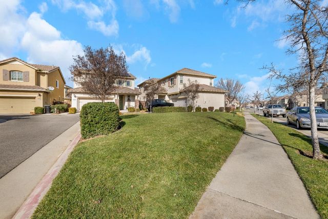 102 Pellegrino Ct, Lincoln, CA 95648