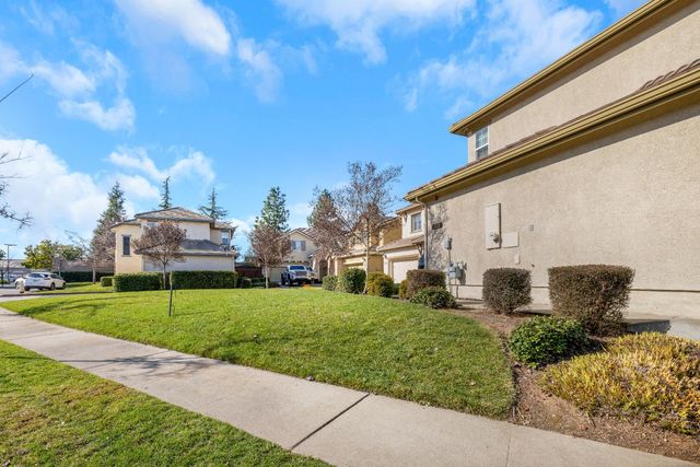 102 Pellegrino Ct, Lincoln, CA 95648