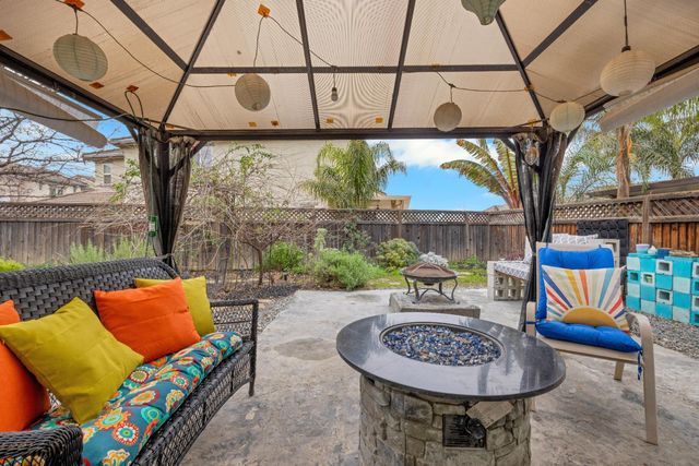 102 Pellegrino Ct, Lincoln, CA 95648