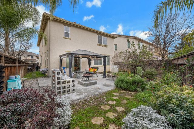 102 Pellegrino Ct, Lincoln, CA 95648