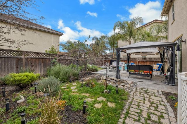 102 Pellegrino Ct, Lincoln, CA 95648