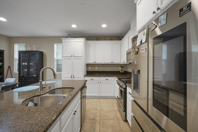 102 Pellegrino Ct, Lincoln, CA 95648