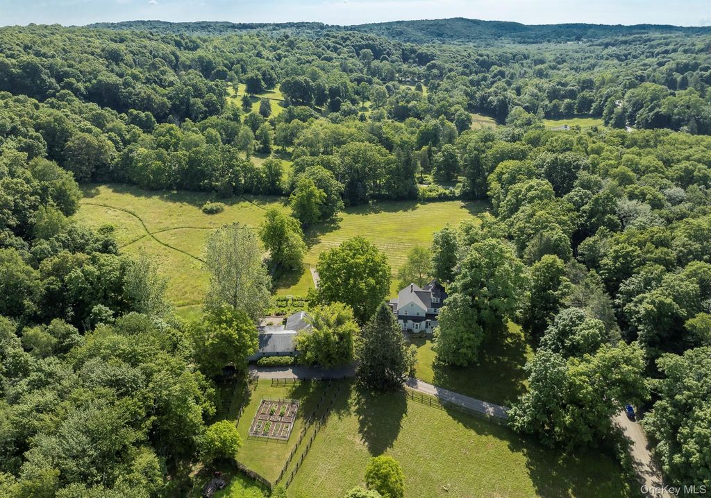 22 Wallace Road, North Salem, NY 10560 — exterior