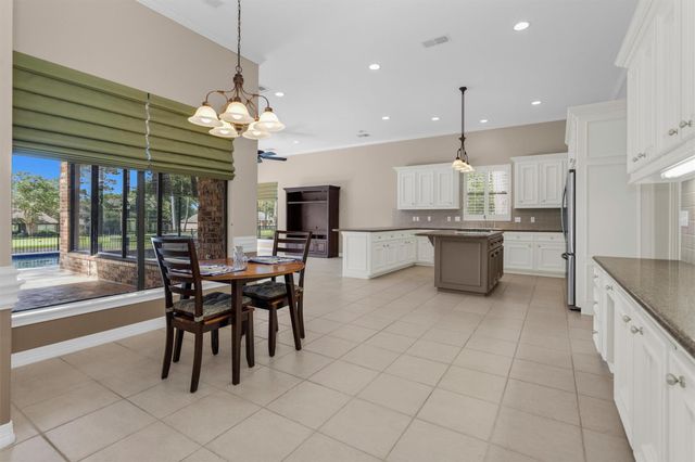 15 Grey Moss Lane, Montgomery, TX 77356