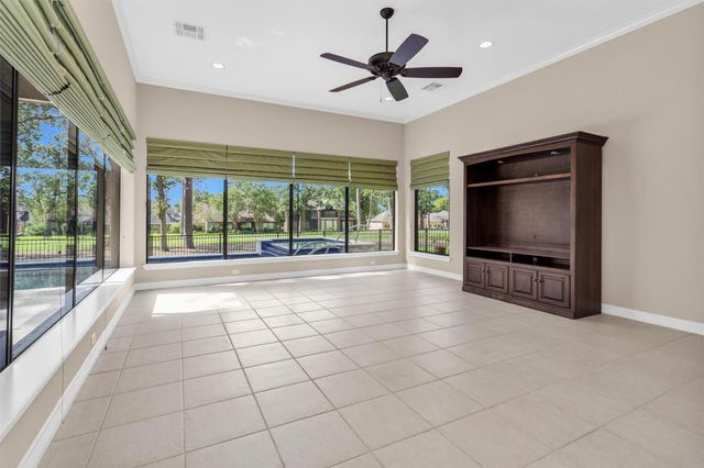 15 Grey Moss Lane, Montgomery, TX 77356