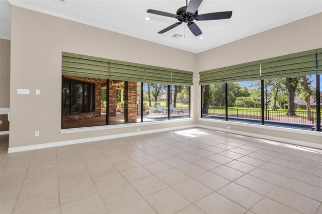 15 Grey Moss Lane, Montgomery, TX 77356
