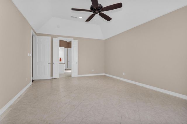 15 Grey Moss Lane, Montgomery, TX 77356