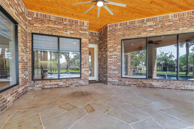 15 Grey Moss Lane, Montgomery, TX 77356