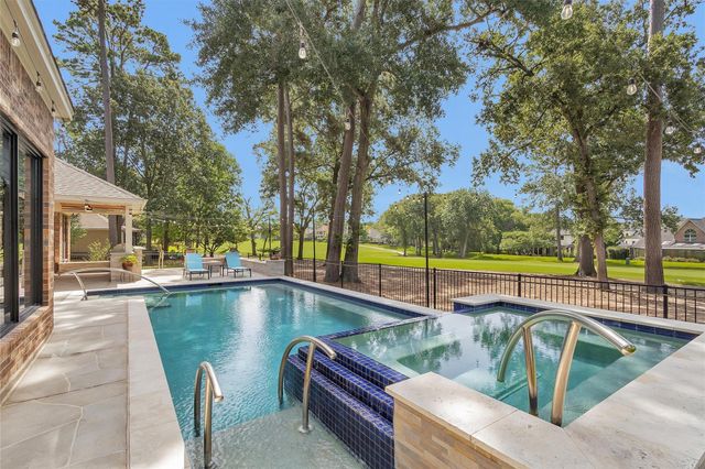 15 Grey Moss Lane, Montgomery, TX 77356