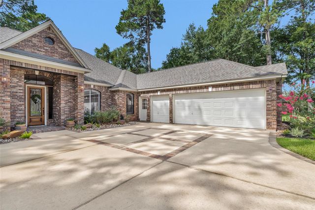15 Grey Moss Lane, Montgomery, TX 77356